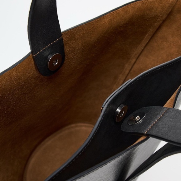 Zara Elegant Black Tote Bag - Picture 3 of 6